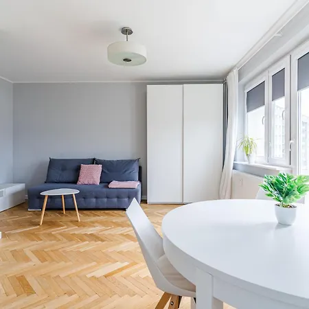 Przytulny Apartament Blisko Ergo Areny Apartment *